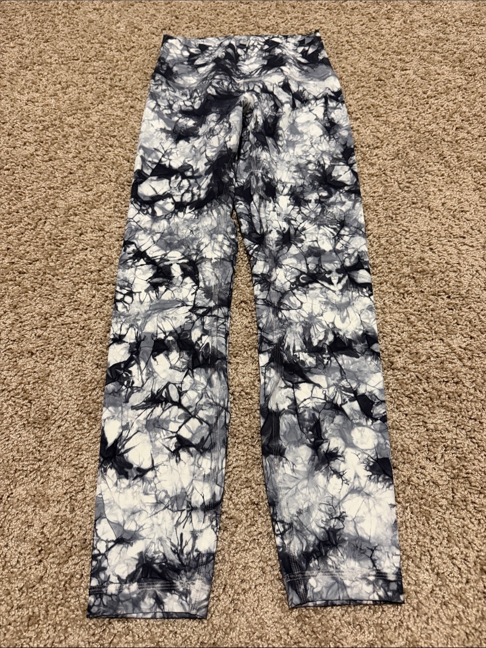 lululemon athletica Black and White Tie-Dye Leggings - Picture 3 of 4